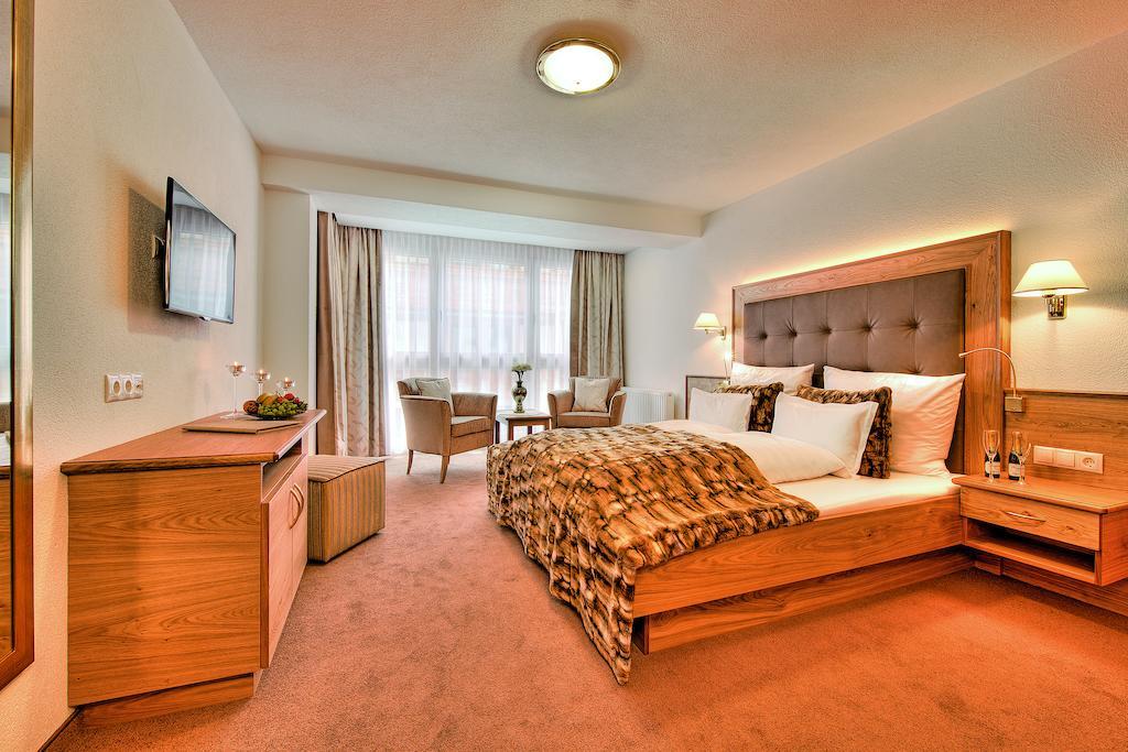 Hotel Garni Urezza อิสชเกิล ภายนอก รูปภาพ