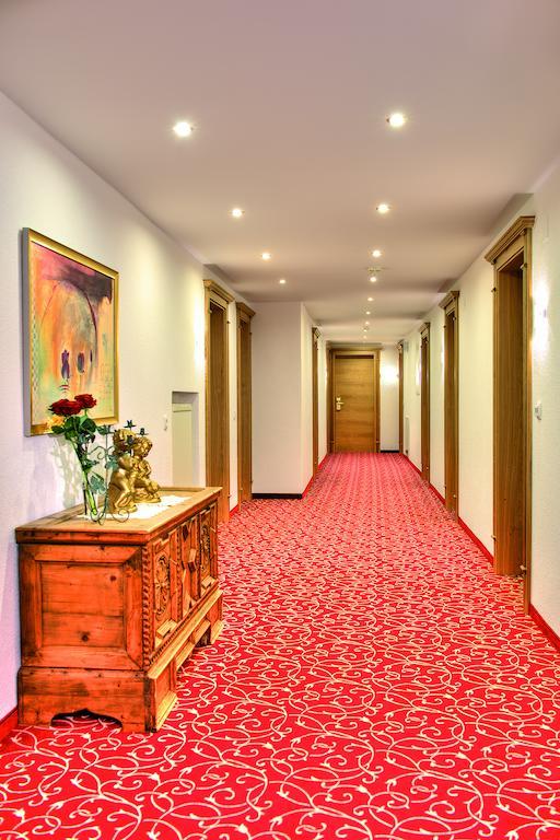 Hotel Garni Urezza อิสชเกิล ภายนอก รูปภาพ